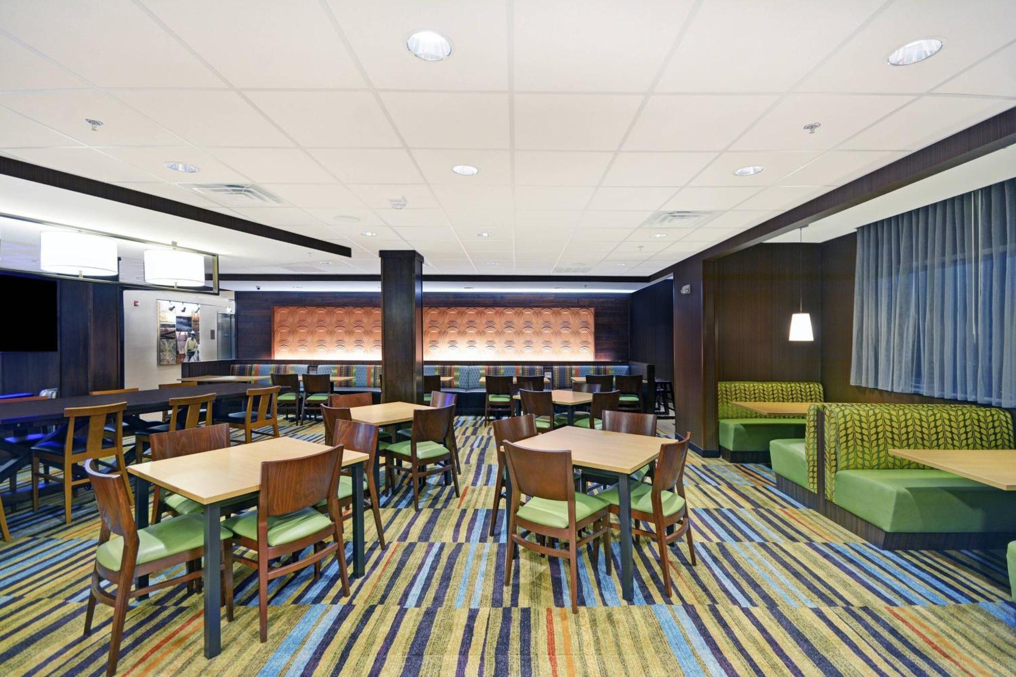 Fairfield Inn & Suites By Marriott Savannah Sw/Ричмонд-Хилл Экстерьер фото